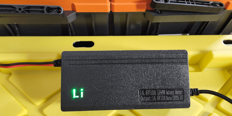 14.6v10a lfp battery charger
